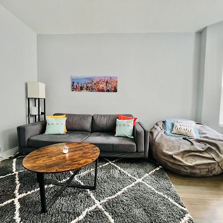 Lovely Logan Square 2-Bedroom In Chicago Eksteriør billede